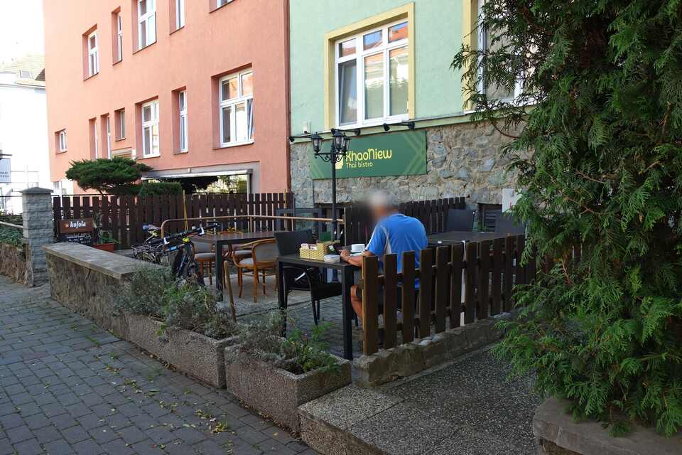Venkovní posezení Khaoniew Thai Bistro